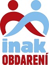 Λογότυπο της οργάνωσης Inak obdarení (Με διαφορετικά χαρίσματα) που απεικονίζει συνδεδεμένες φιγούρες σε κόκκινο και μπλε χρώμα, συμβολίζοντας τη συνεργασία και την υποστήριξη.